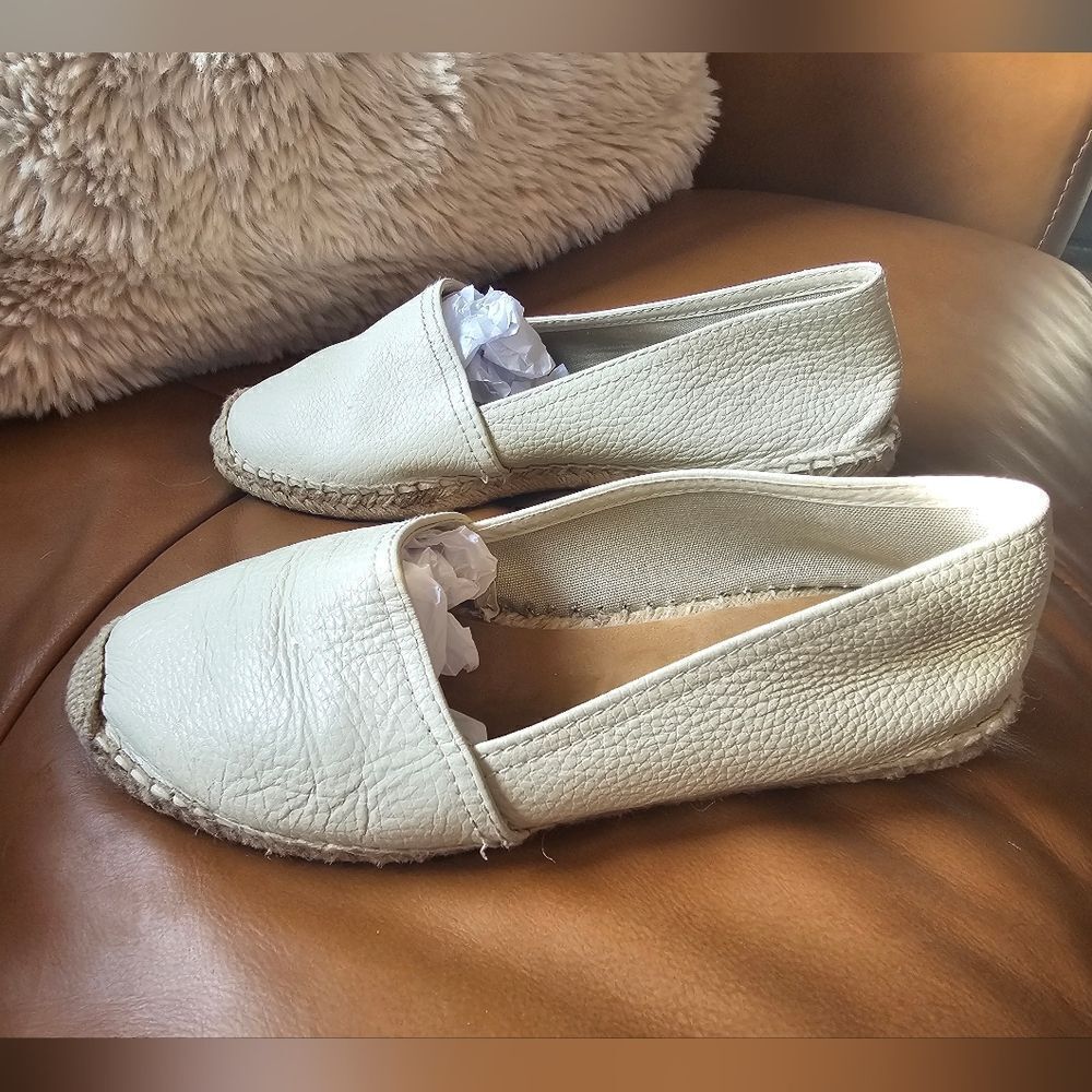 Maypol women's Cream, pebbled leather, Espadrille Flats sz 39 or 8.5
